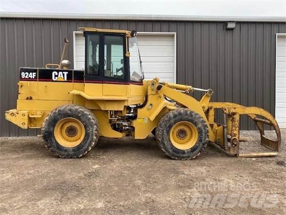 CAT 924F Gumikerekes homlokrakodók