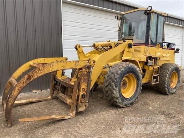 CAT 924F Gumikerekes homlokrakodók