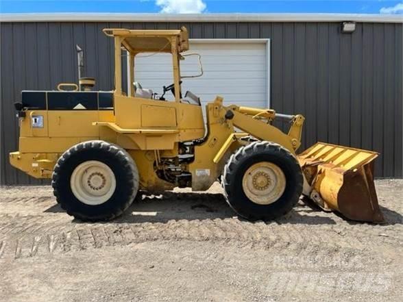CAT 924F Gumikerekes homlokrakodók