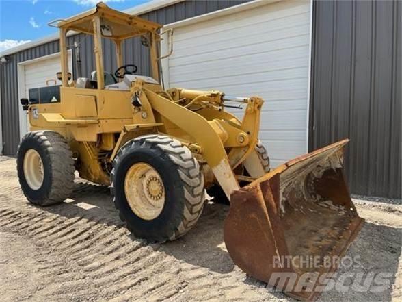 CAT 924F Gumikerekes homlokrakodók