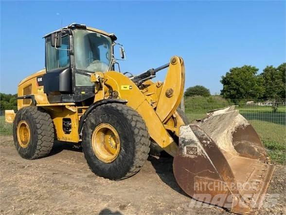 CAT 924K Gumikerekes homlokrakodók