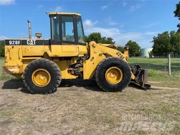 CAT 928F Gumikerekes homlokrakodók