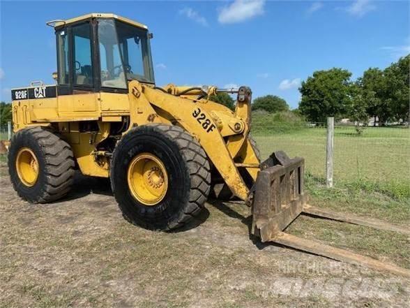 CAT 928F Gumikerekes homlokrakodók