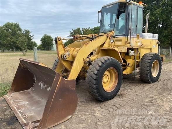 CAT 928F Gumikerekes homlokrakodók