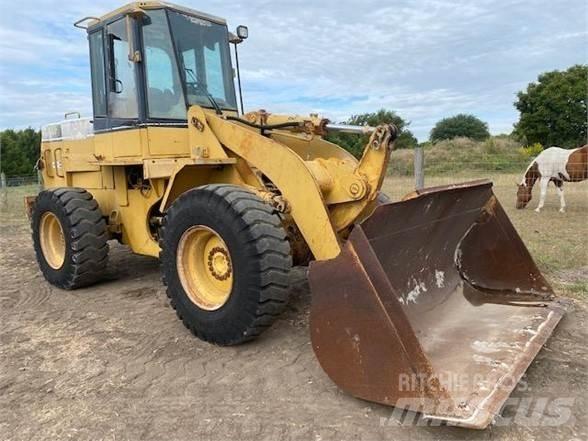 CAT 928F Gumikerekes homlokrakodók