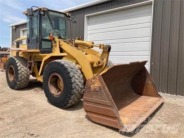 CAT 938G Gumikerekes homlokrakodók