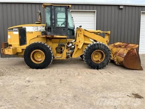 CAT 938G Gumikerekes homlokrakodók