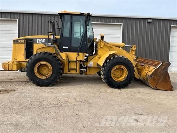 CAT 950 Gumikerekes homlokrakodók