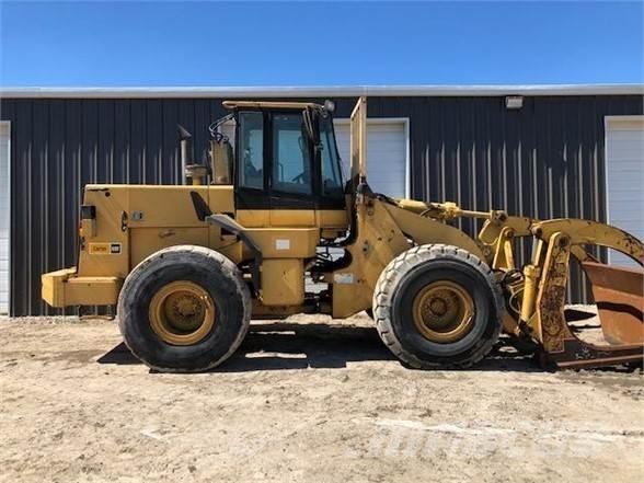 CAT 950F Gumikerekes homlokrakodók