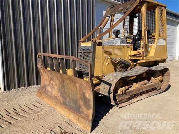 CAT D3C lánctalpas dózerek