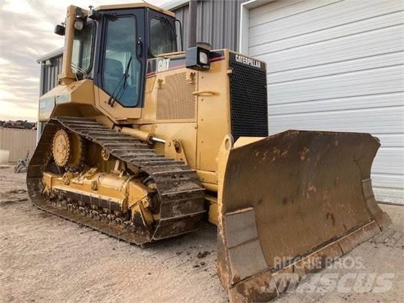 CAT D5M lánctalpas dózerek