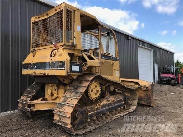 CAT D5M XL lánctalpas dózerek