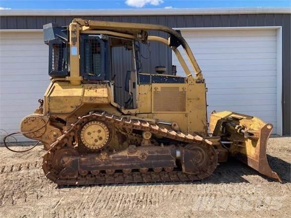 CAT D5M XL lánctalpas dózerek