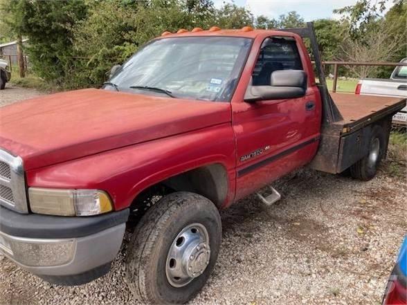 Dodge 3500SLT Platós / Ponyvás teherautók