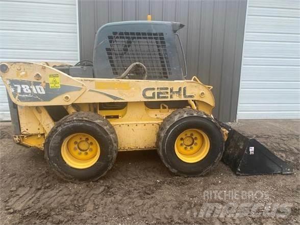 Gehl 7810 Kompaktrakodók