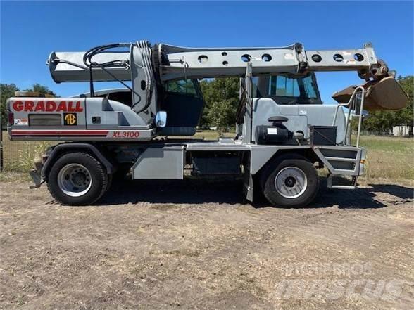 Gradall XL3100 Gumikerekes kotrók