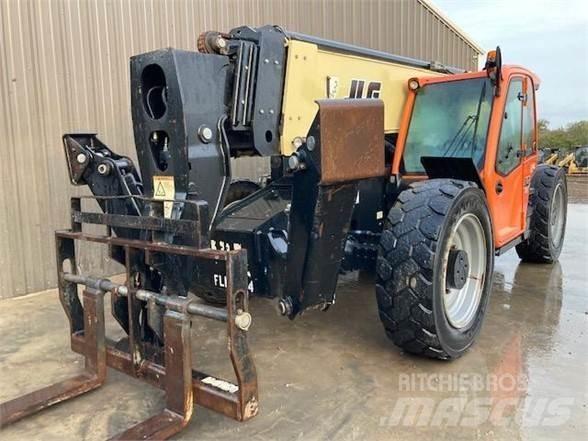 JLG 1055 Teleszkópos rakodók