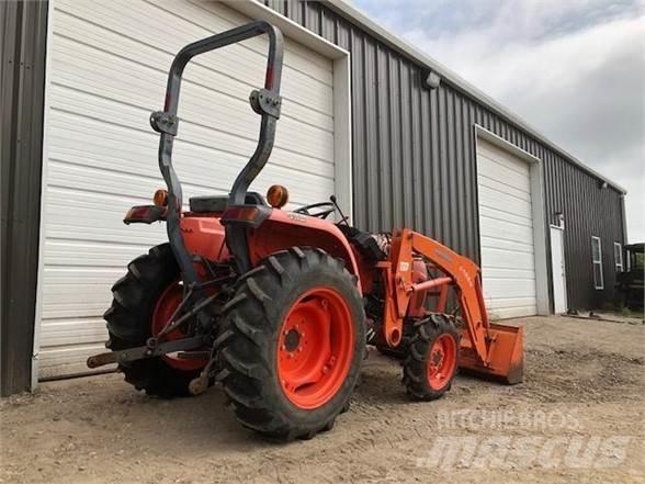 Kubota L3200 Traktorok
