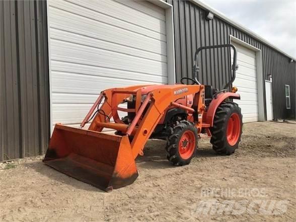 Kubota L3200 Traktorok