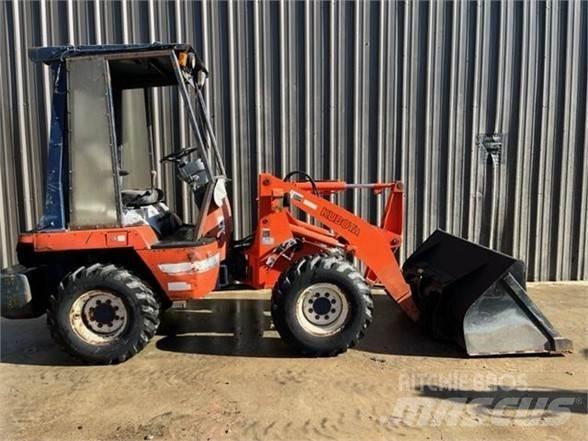 Kubota R420 Gumikerekes homlokrakodók