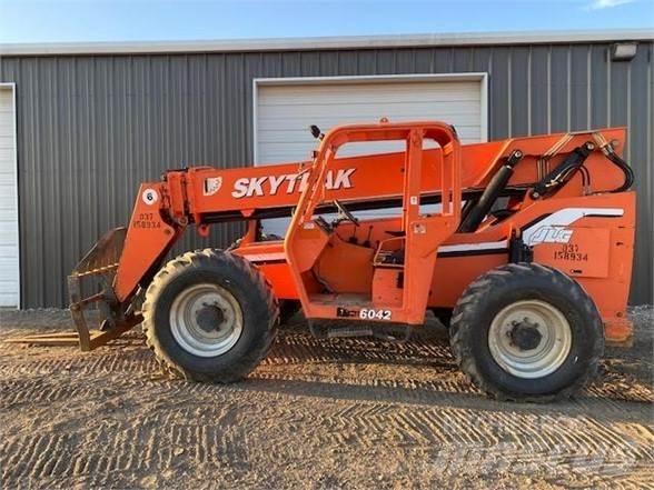 SkyTrak 6042 Teleszkópos rakodók