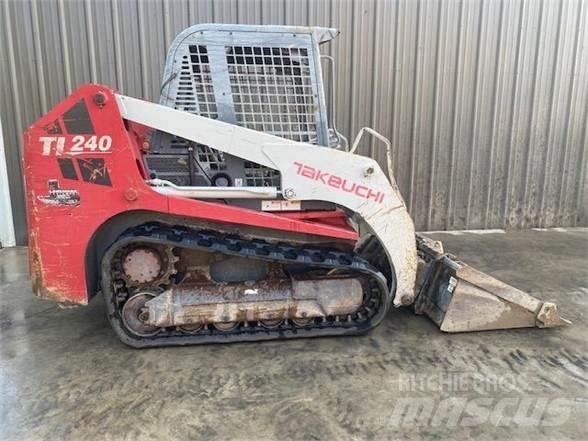 Takeuchi TL240 Kompaktrakodók