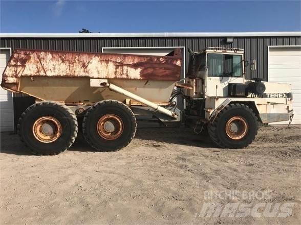 Terex TA27 Csuklósdömperek