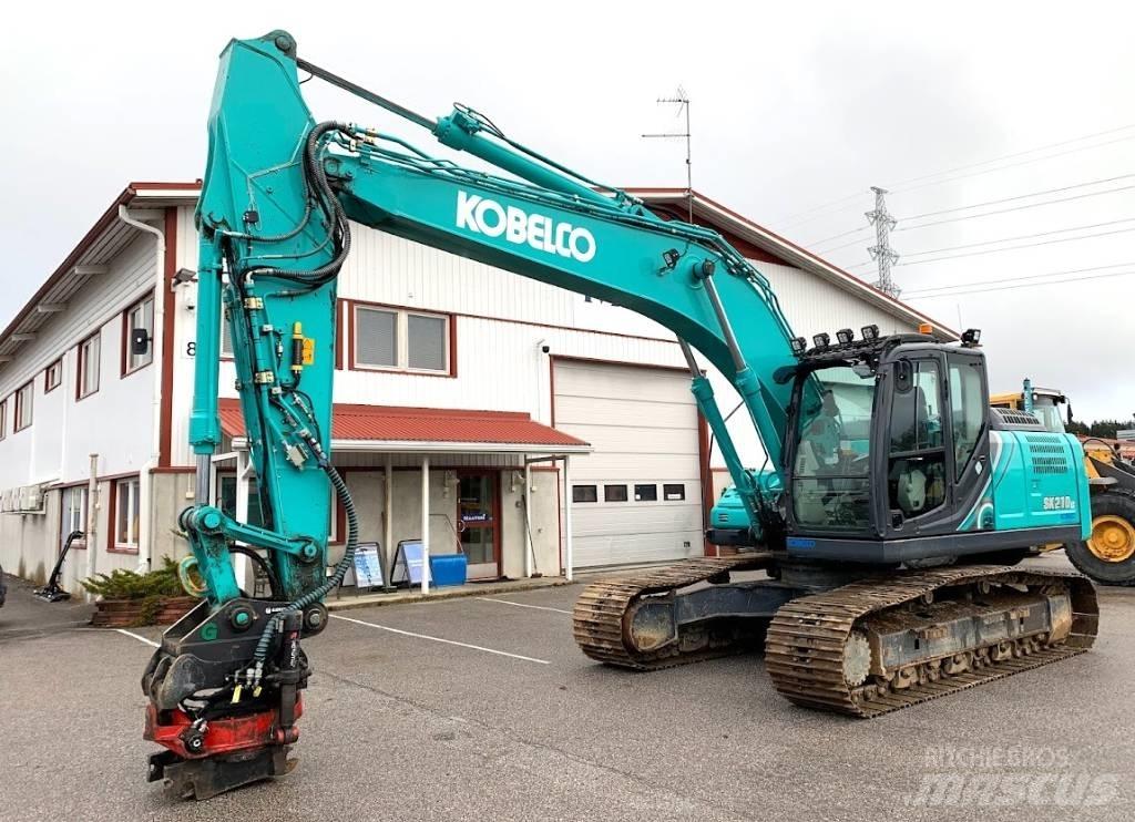 Kobelco SK210LC-10 Lánctalpas kotrók