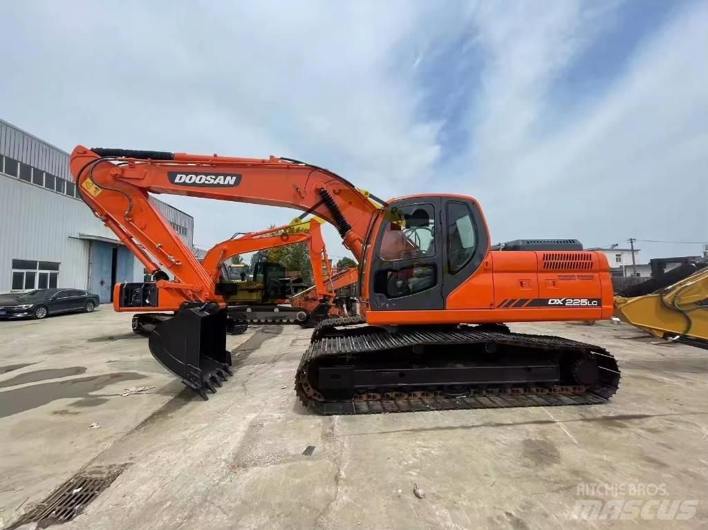 Doosan DX 225 LC Lánctalpas kotrók