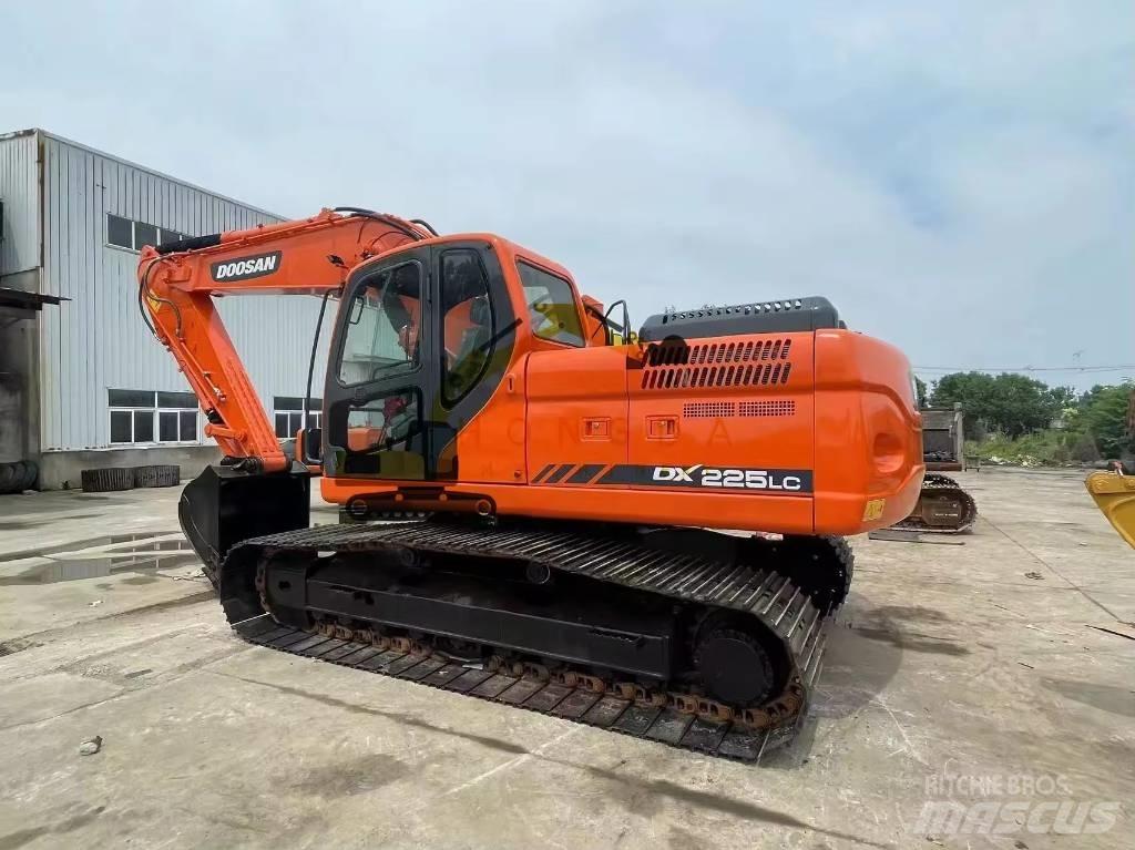 Doosan DX 225 LC Lánctalpas kotrók