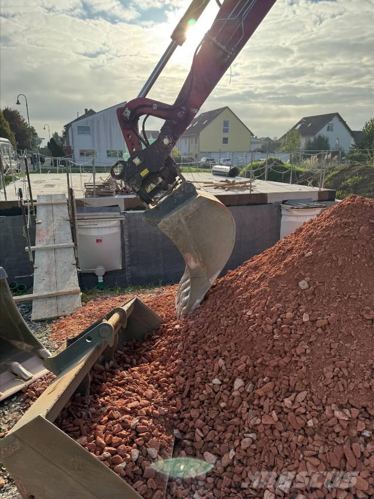 Yanmar B 110 W Gumikerekes kotrók