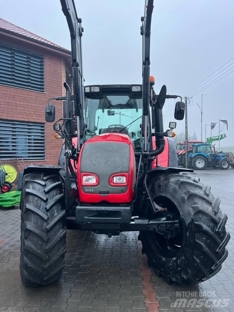Valtra N 142 Traktorok