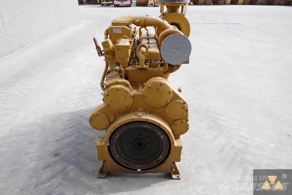 CAT D353E Motorok