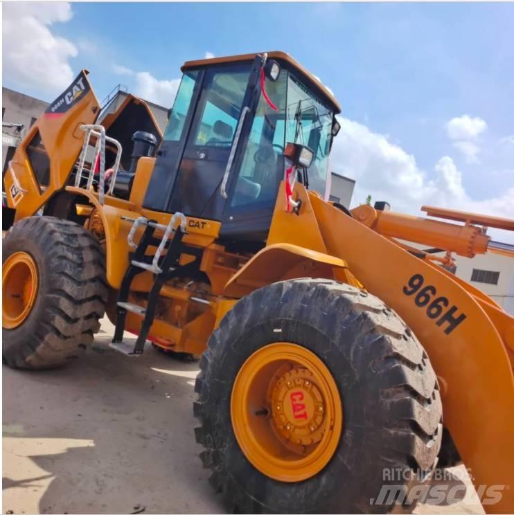 CAT 966 H Gumikerekes homlokrakodók