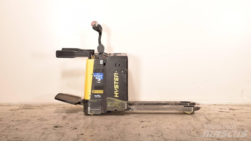 Hyster P 2.0 S Vezetőállásos alacsony emelőkocsi