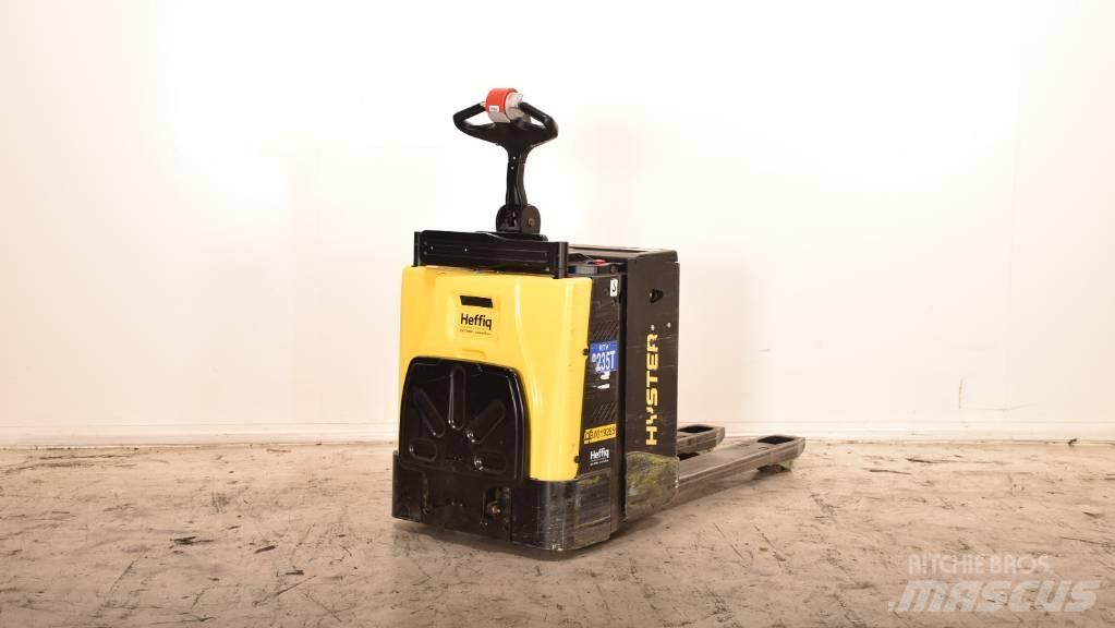 Hyster P 2.0 S Vezetőállásos alacsony emelőkocsi