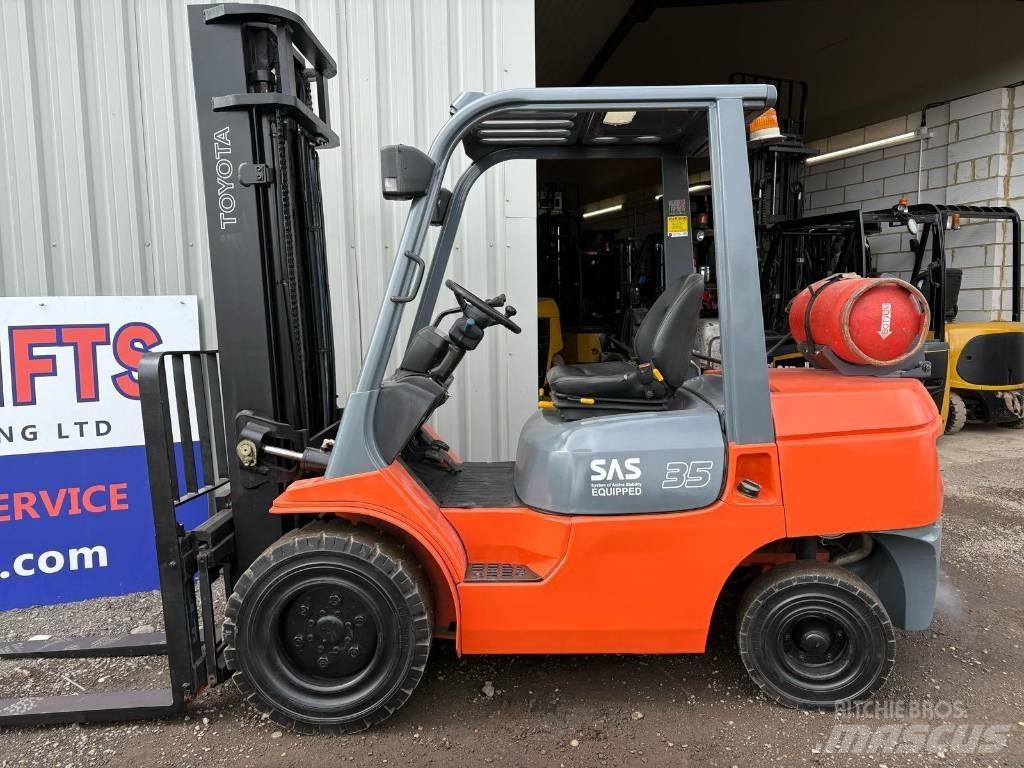 Toyota 7FGJ35 Gázüzemű targoncák