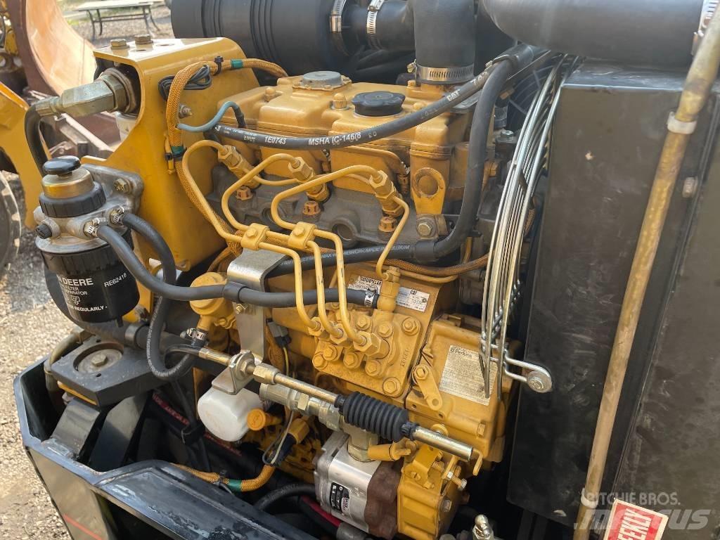 CAT CB224E Ikerdobos hengerek