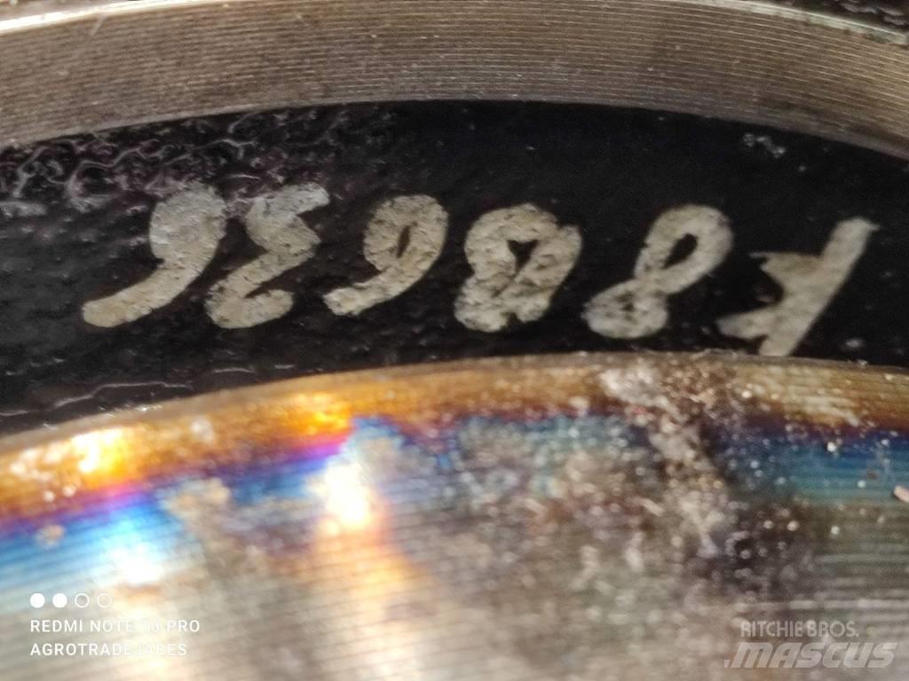 Kramer 750 hub Tengelyek