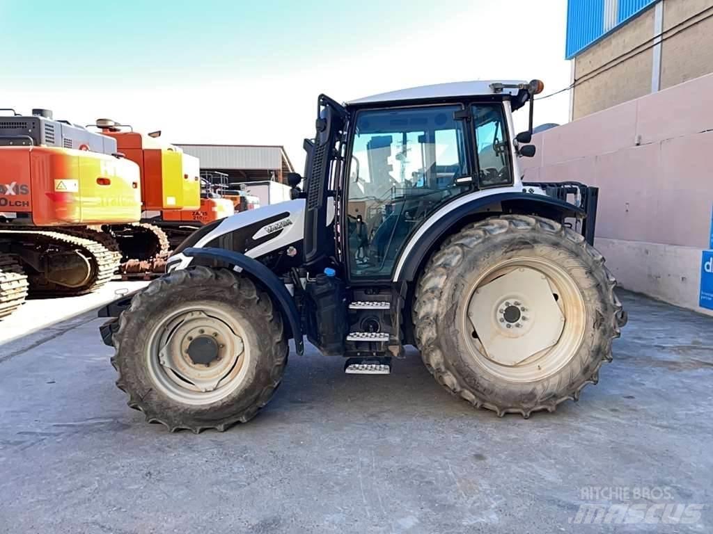 Valtra G115 Traktorok