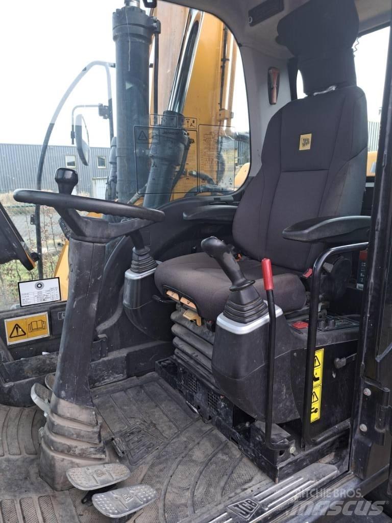 JCB JS 145 W Gumikerekes kotrók