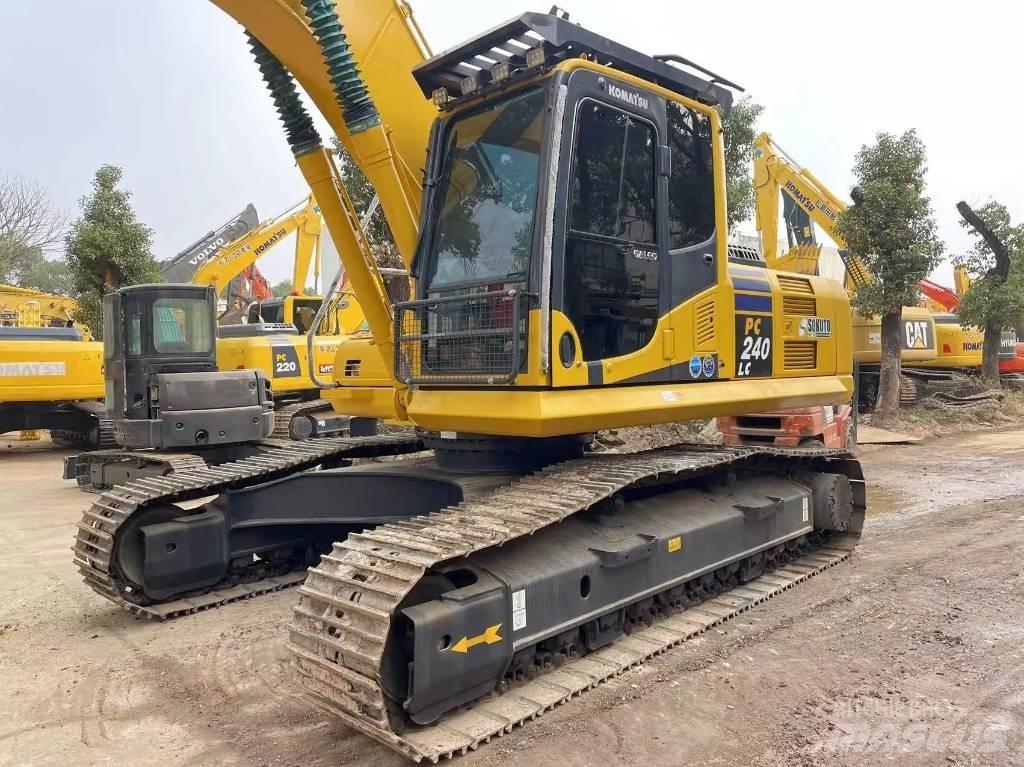Komatsu PC240-8 Lánctalpas kotrók