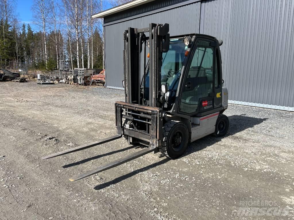 Nissan UD02A25P0 Gázüzemű targoncák