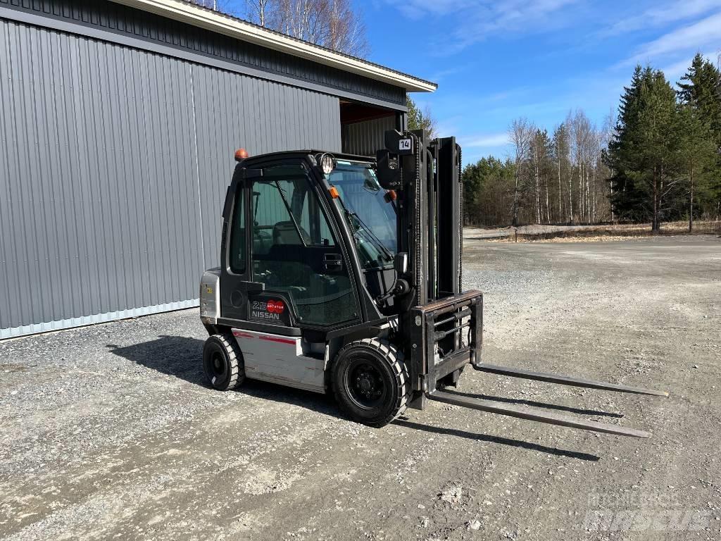 Nissan UD02A25P0 Gázüzemű targoncák