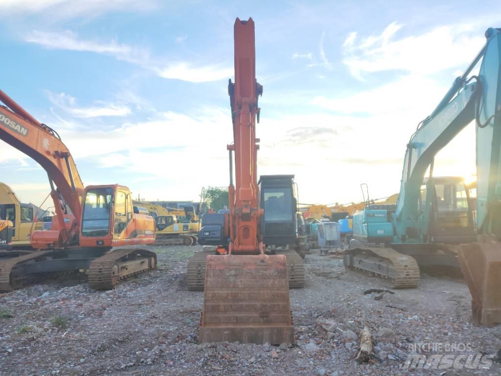 Hitachi ZX 210 Lánctalpas kotrók
