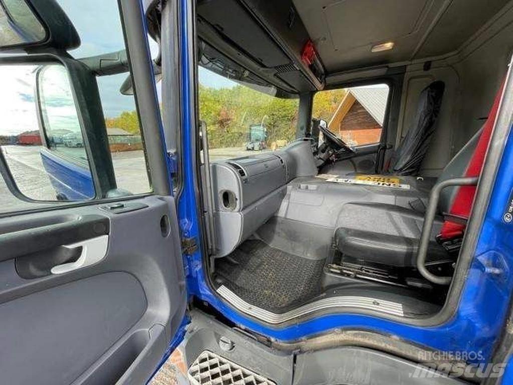 Scania P 230 Fülkés alváz