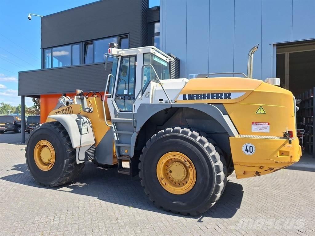 Liebherr L580 Gumikerekes homlokrakodók