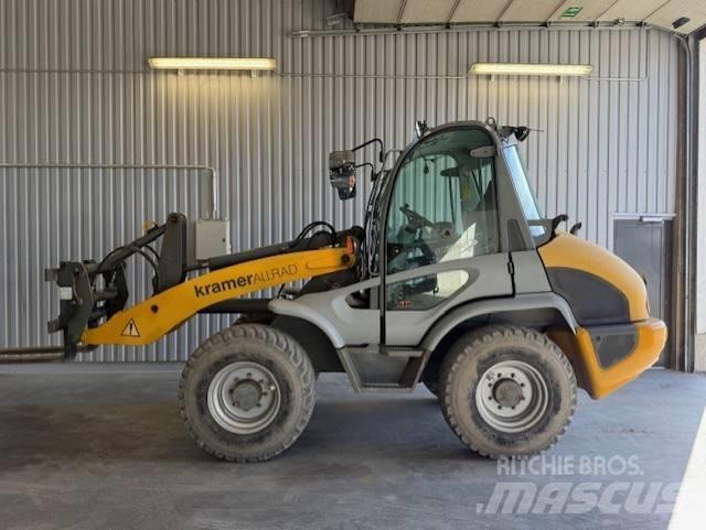 Kramer-allrad 680 Gumikerekes homlokrakodók