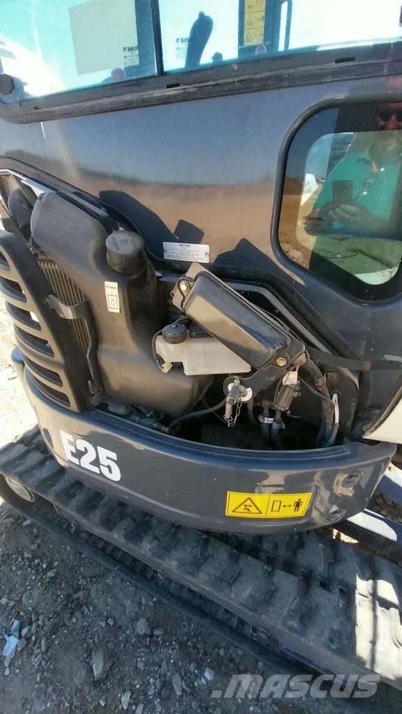 Bobcat E 25 Mini kotrók < 7t
