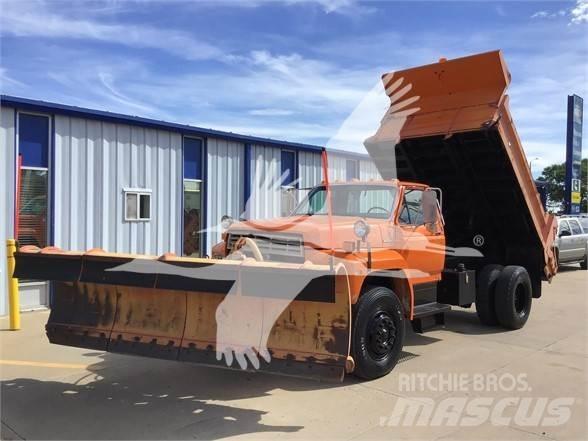 Ford F800 Homok és Sószórók
